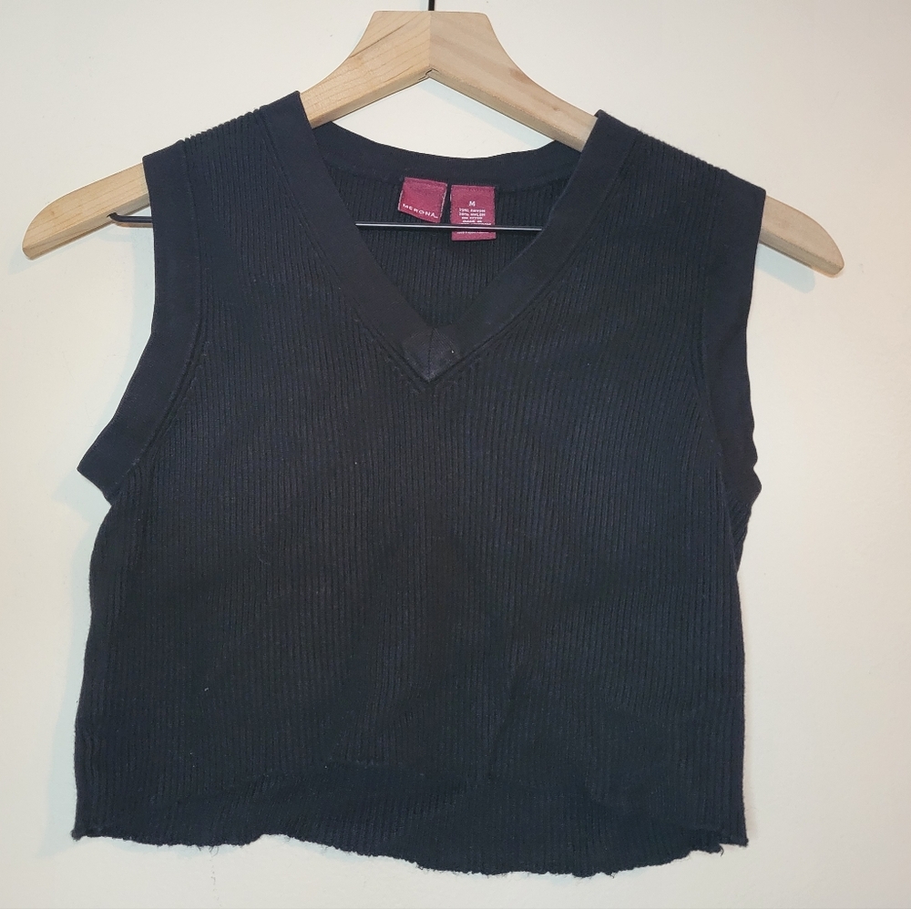 merona v neck cropped sweater vest, sz m